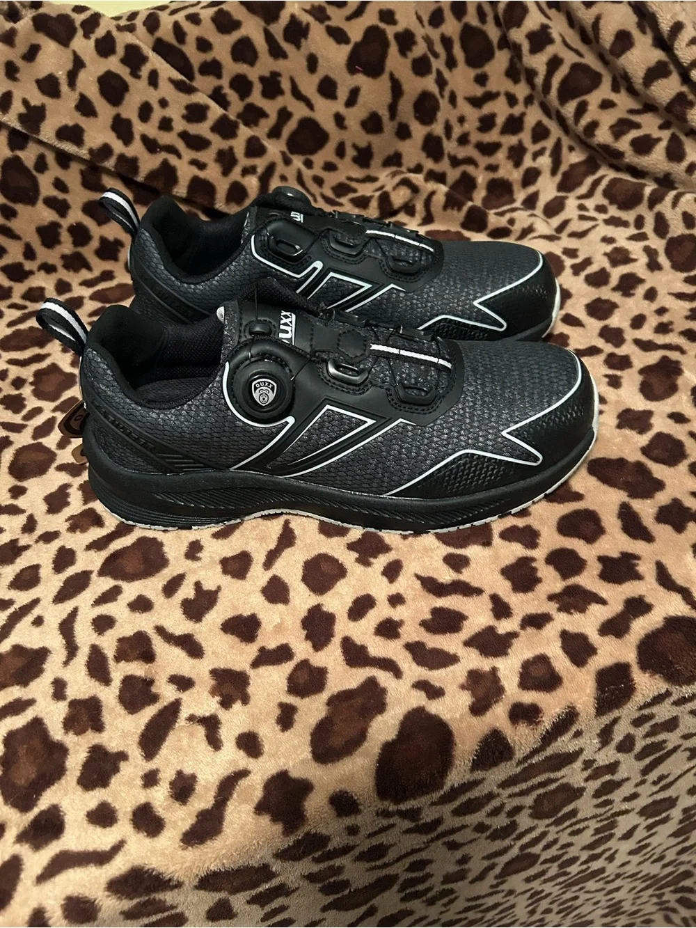 Men's Black Athletic Sneakers with Dial Closure